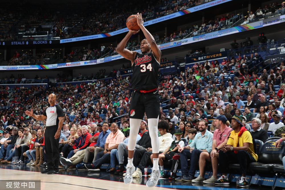 坚如磐石的 坚如磐石的